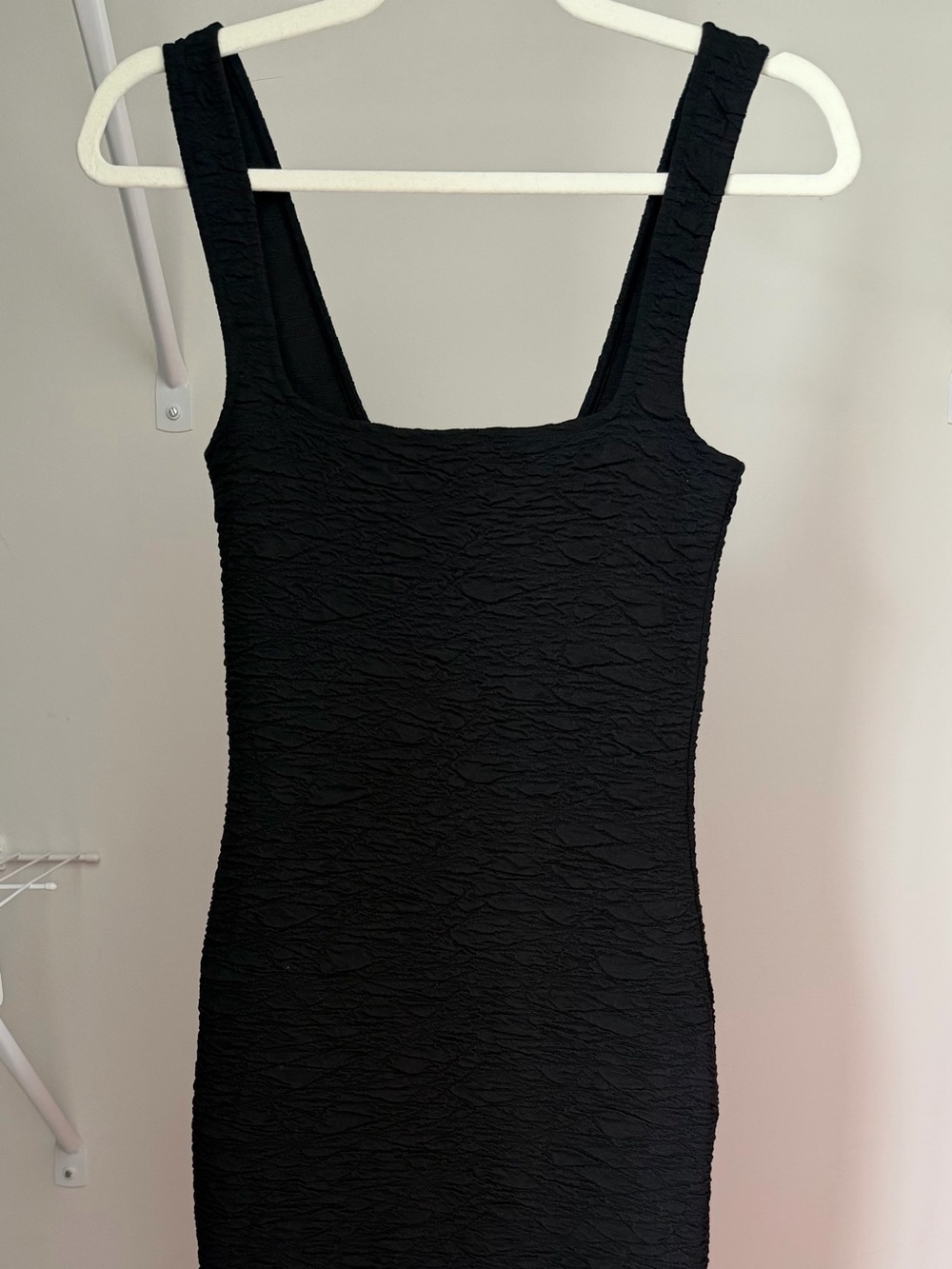 Good American Black Textured Square-Neck Tank Bodysuit